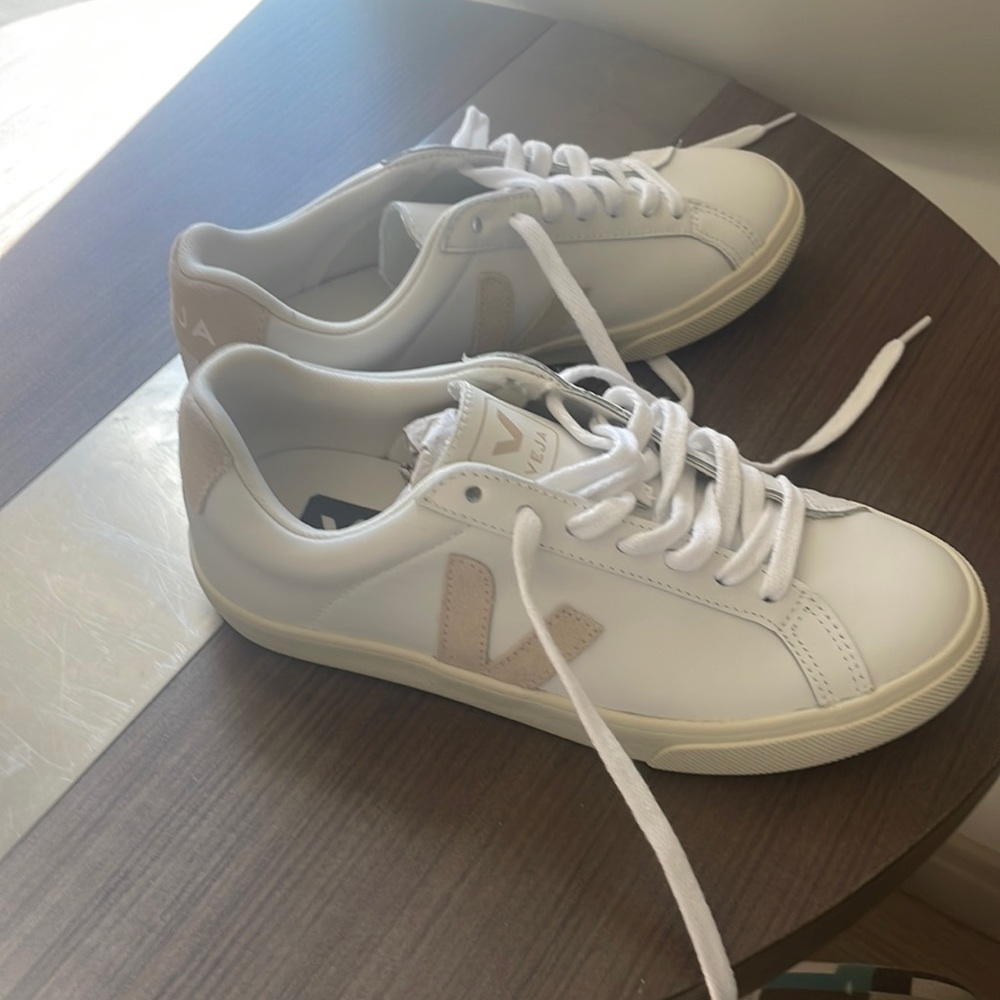 brand new tan/ beige and white Veja